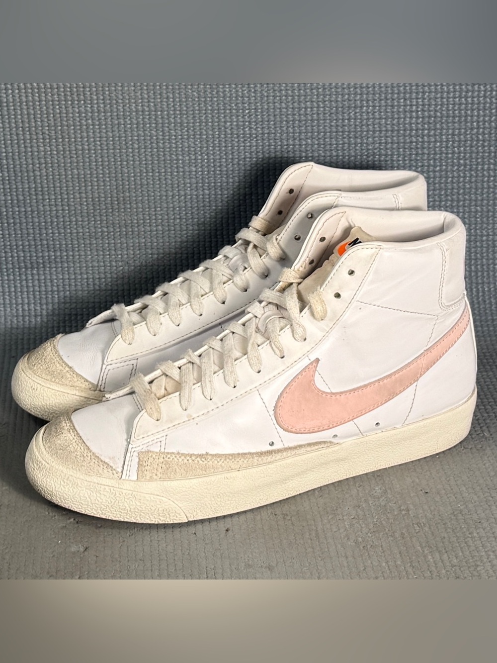 Nike Blazer Mid '77 Vintage "White/Sail/Pink Foam" Sneakers Men’s Size 9
